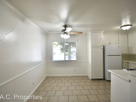3rd image of 15156 Dickens St #16877322