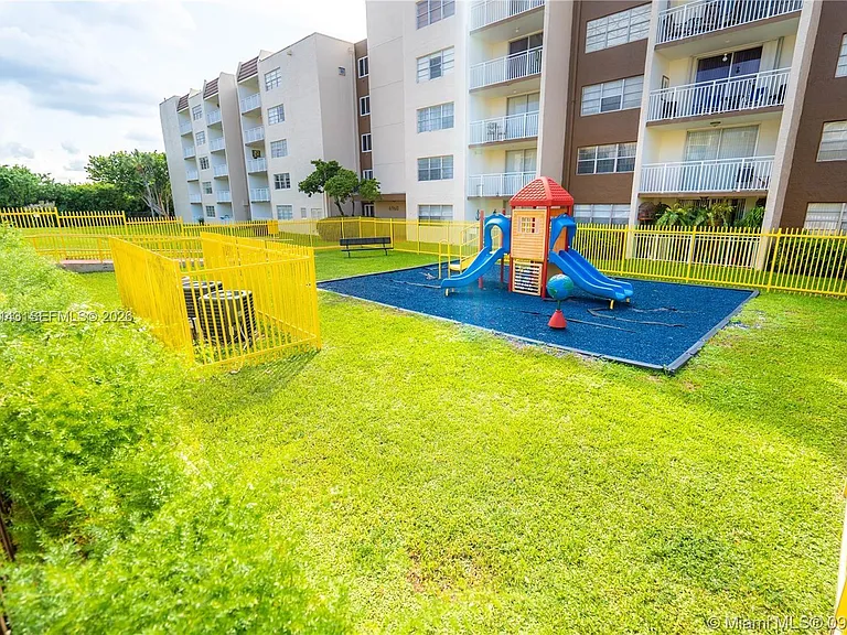 6950 Miami Gardens Dr #2-201 — Photo 12