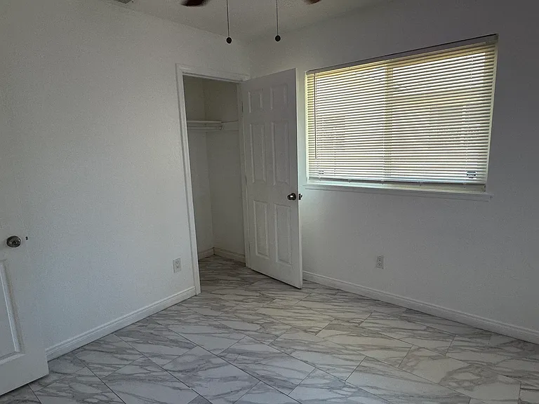 2625 Baltic Ave — Photo 29