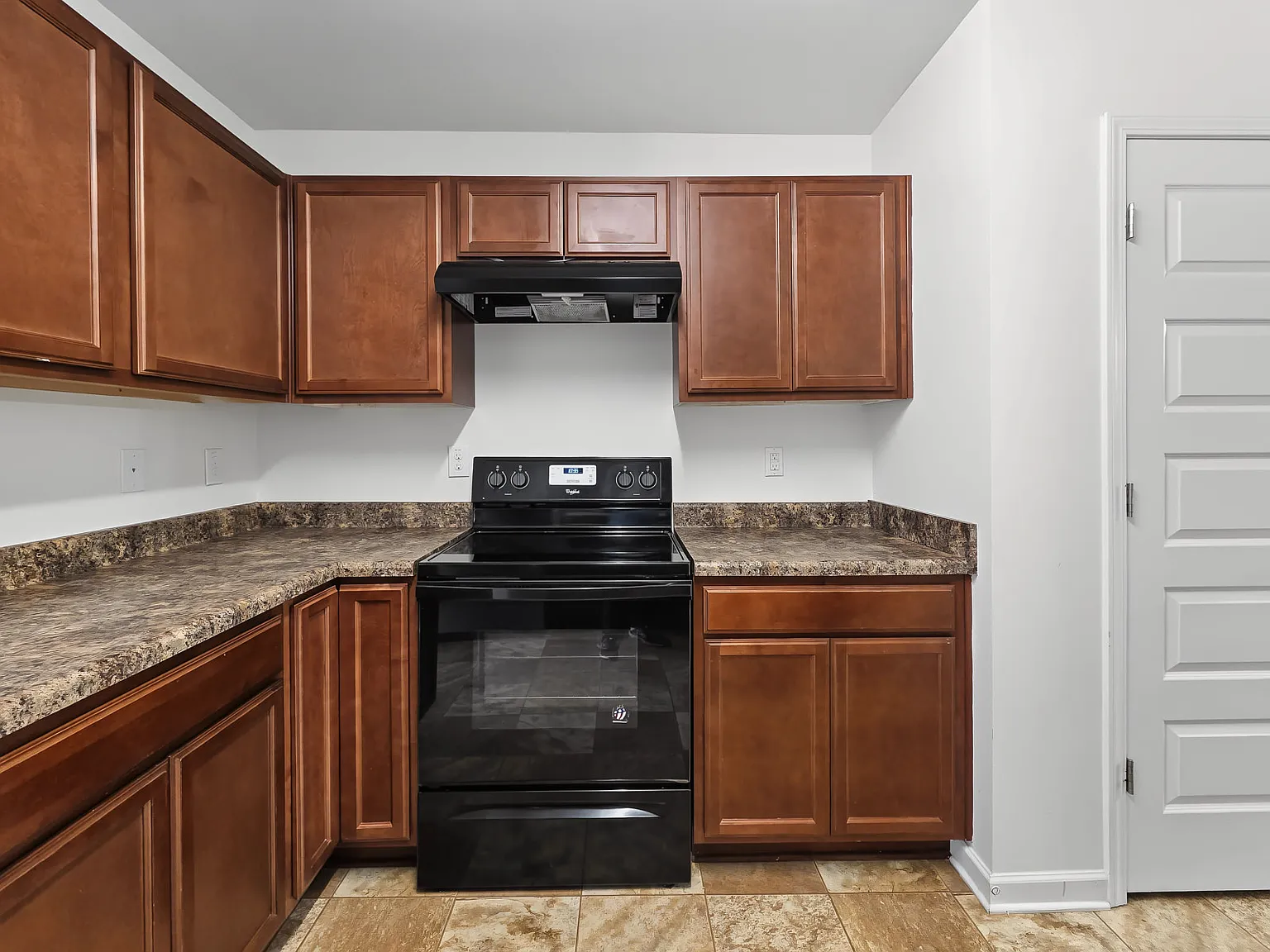 3 bed, 2.5 bath, 1700 sqft, $1,899 — Photo 4