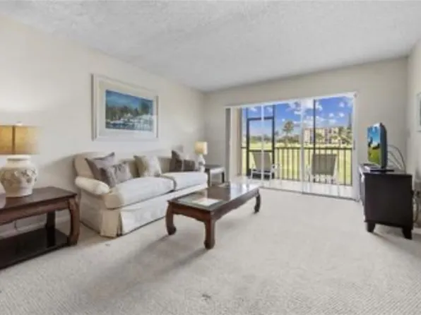 41 High Point CIR S #105, NAPLES, FL 34103