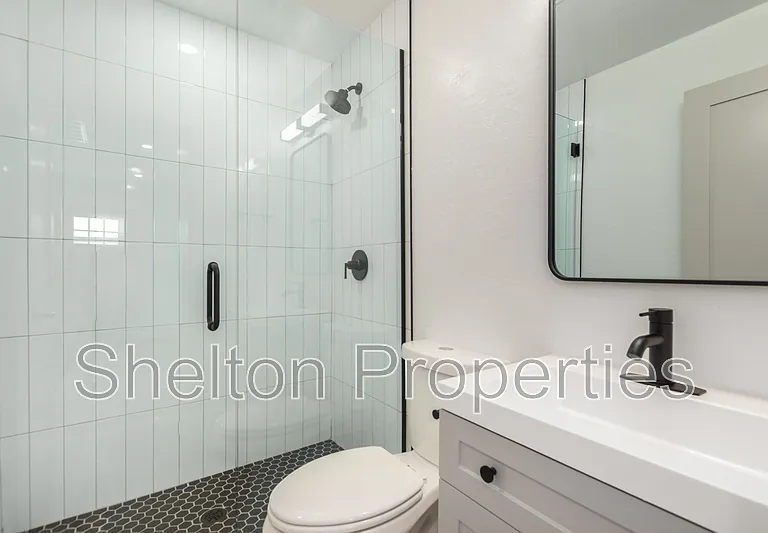 616 N 10th Ave #H — Photo 11