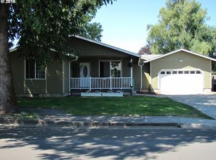 1345 S 7th St, Cottage Grove, OR 97424