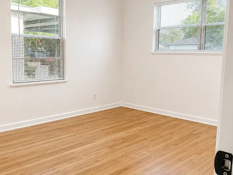 1008 Wright Blvd — Photo 9