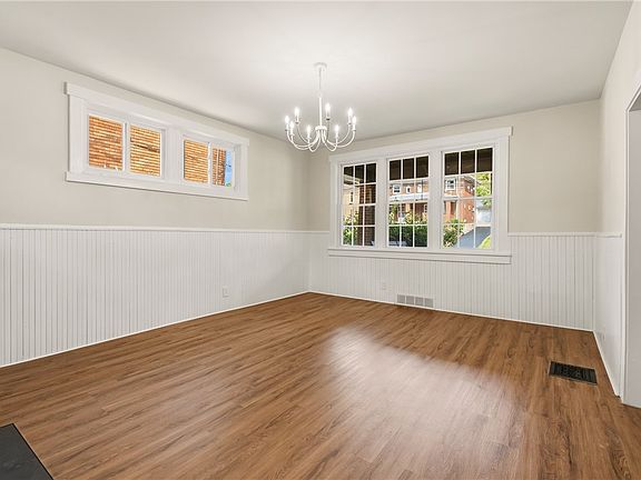 5th image of 214 Castle Shannon Blvd