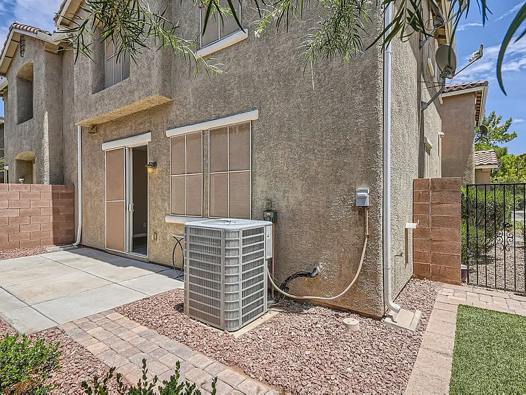 25 Red Oak Canyon St #1 — Photo 25