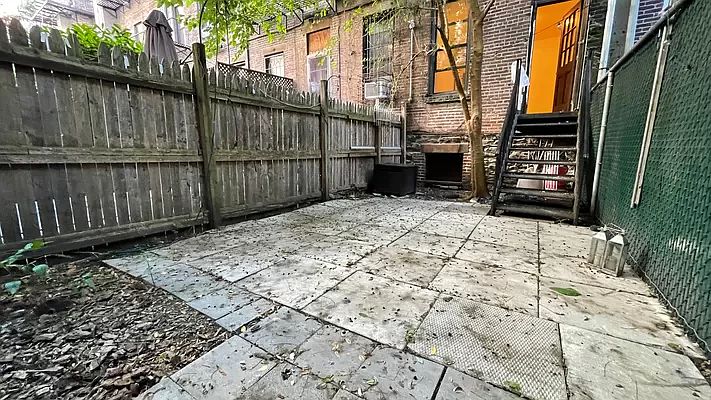 1st image of 323 E 88th St #Yd