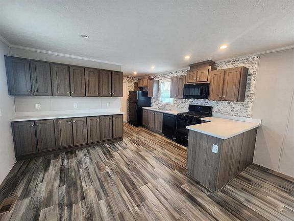 3rd image of 317 Loden Dr