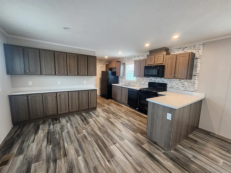 317 Loden Dr — Photo 3