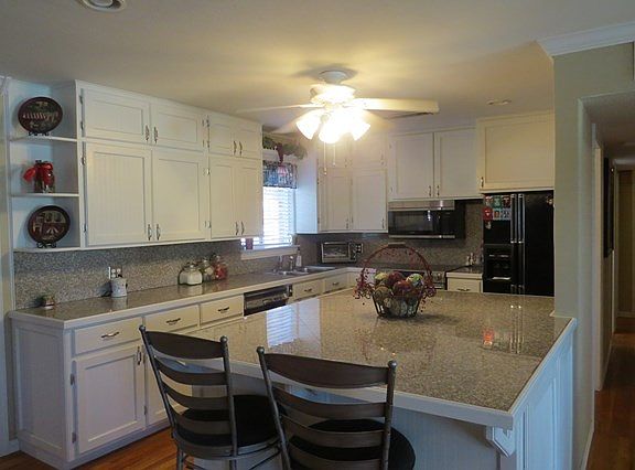 5th image of 3302 W Ohio Ave