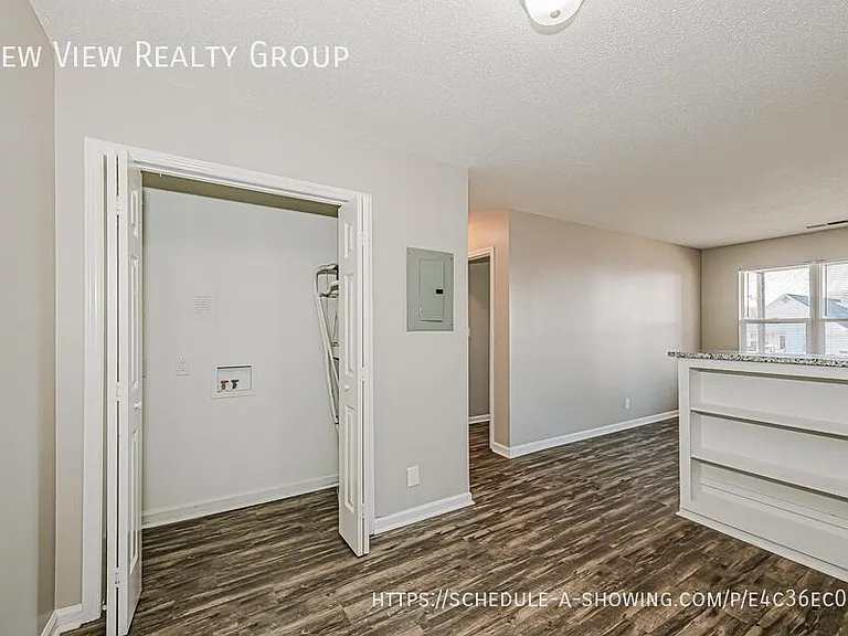 233 Hoskins Mill Ln #G — Photo 2