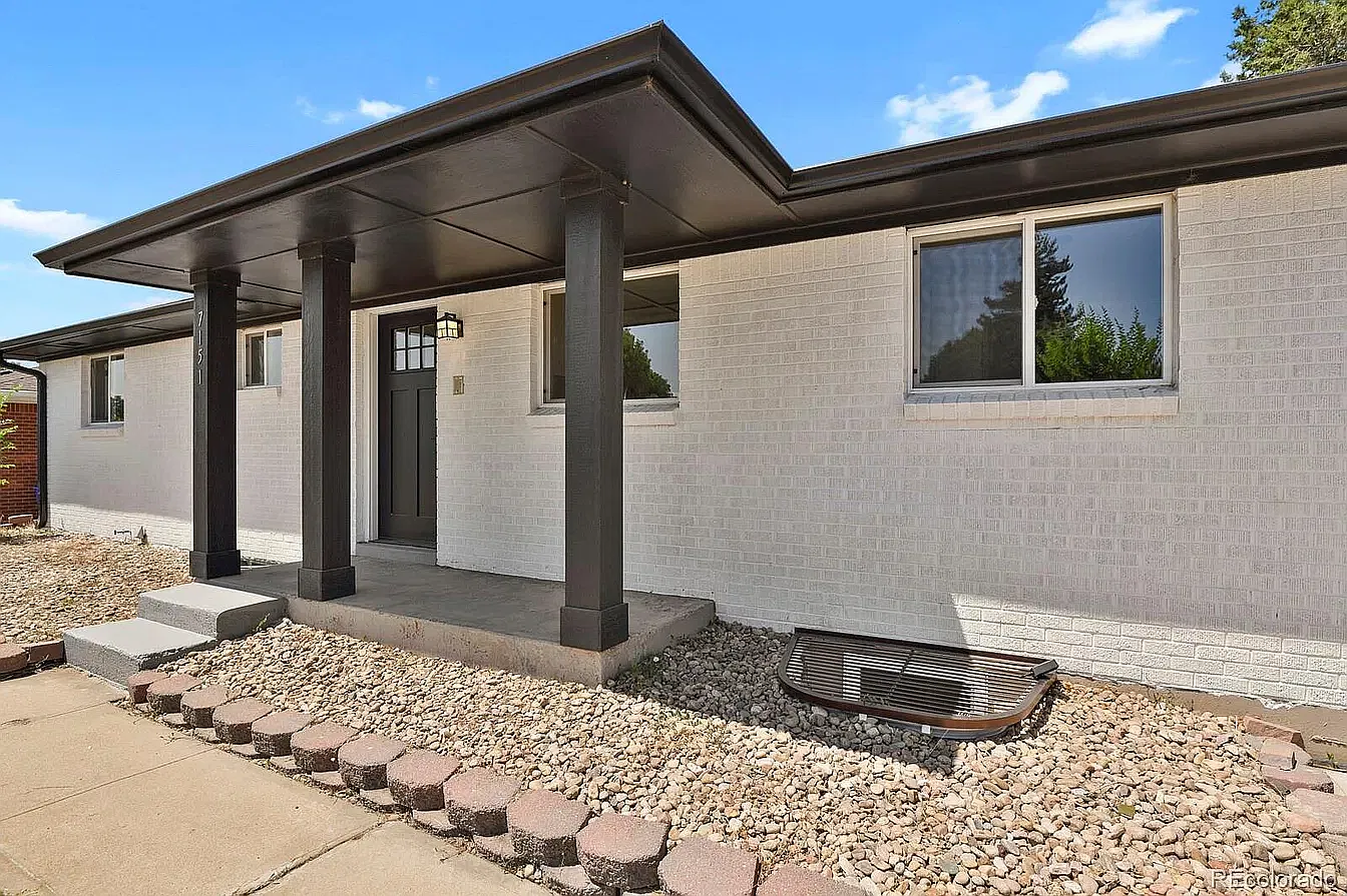 3 bed, 2430 sqft, $3,170 — Photo 1