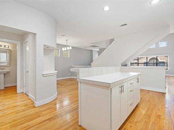 5th image of 3536 Omeara Dr