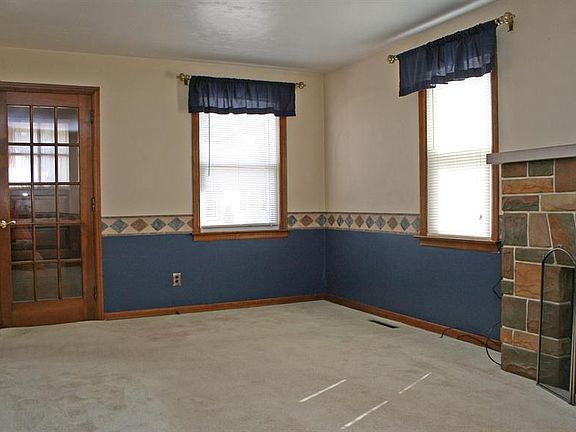 2nd image of 1120 W 31st St
