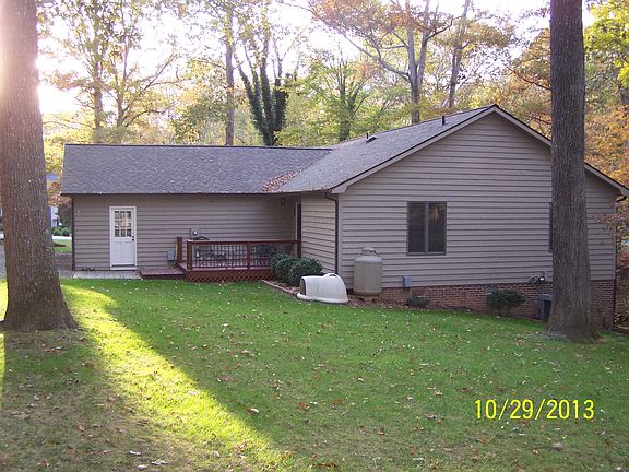 3rd image of 225 Landors Dr