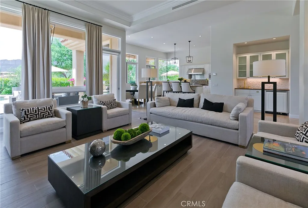 4 bed, 4.5 bath, 3994 sqft, $30,800 — Photo 1