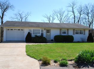 39 Mary Dr, Fenton, MO 63026