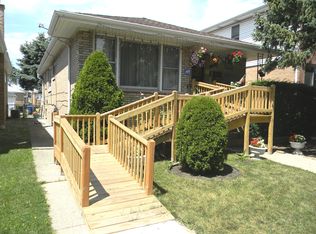 7724 S Whipple St, Chicago, IL