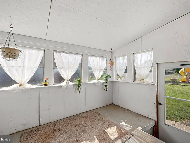 407 Manassas Ave — Photo 19