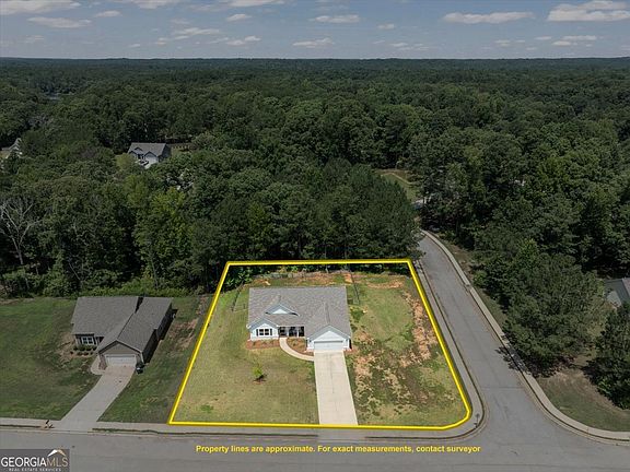 3rd image of 76 Wisteria Ln