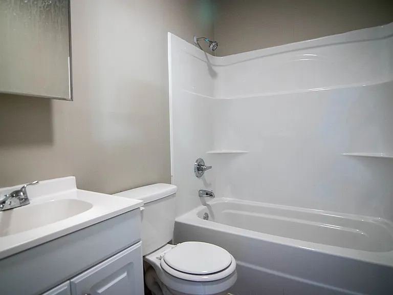 Oakley Apartments — Photo 6