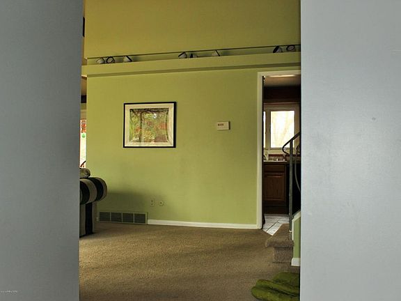3rd image of 912 Darlington Ave