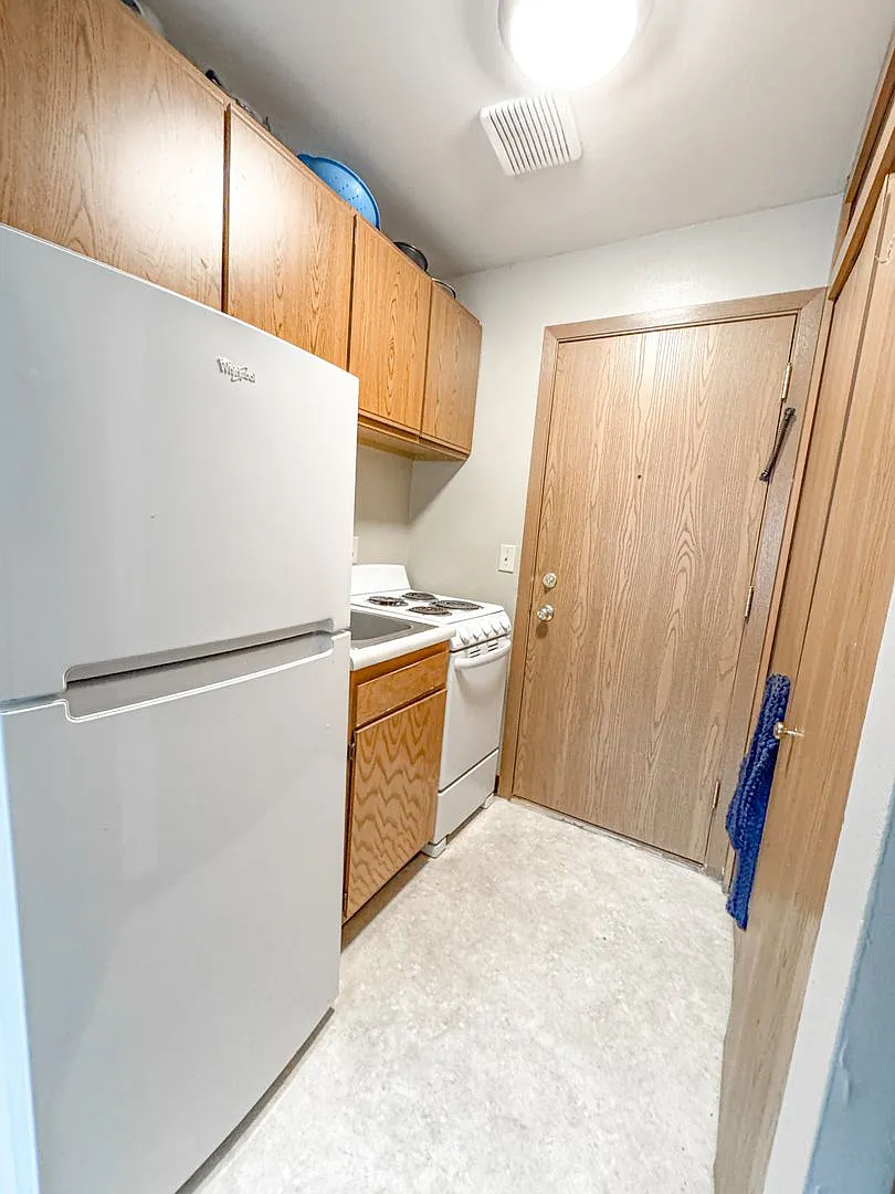 3324 Milwaukee St. — Photo 4