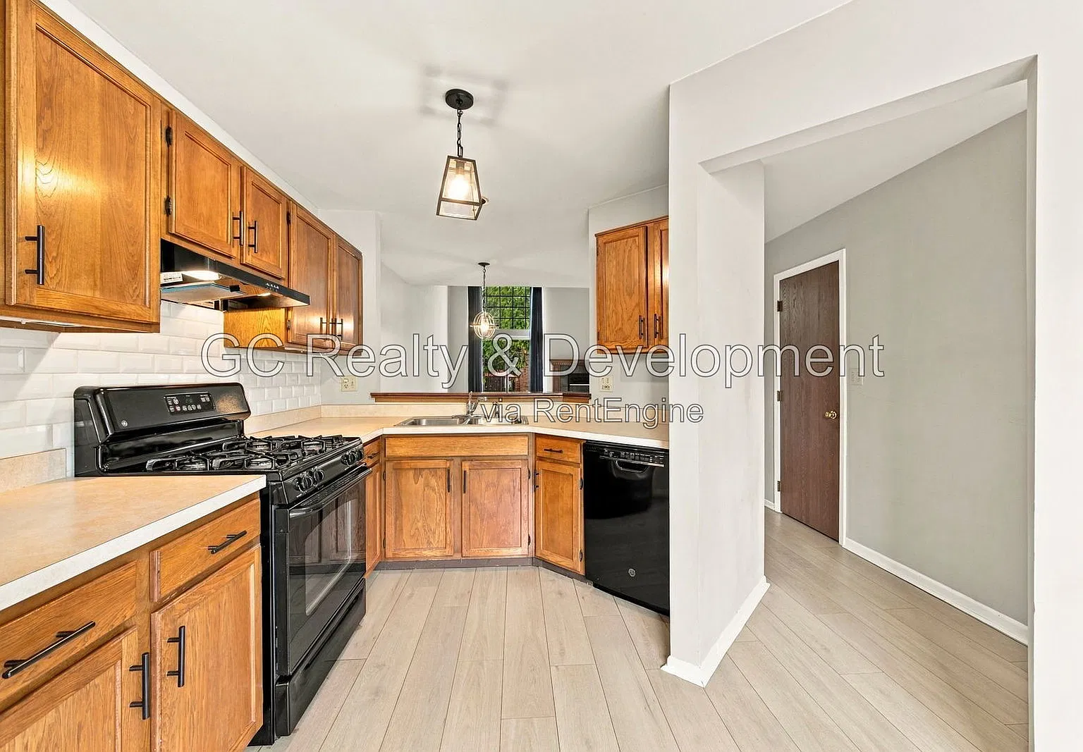 2 bed, 1.5 bath, 1422 sqft, $2,295 — Photo 3