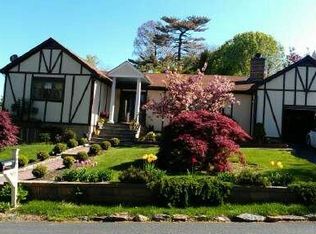 23 Coventry Ln #HOUSE, New Rochelle, NY 10805