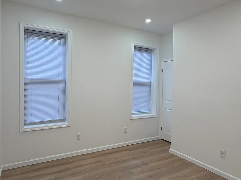 305 2nd St #2 — Photo 12