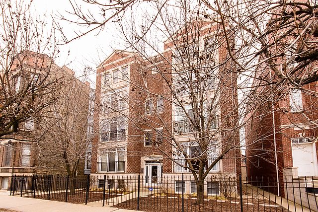 1st image of 1122 W Diversey Pkwy #2E