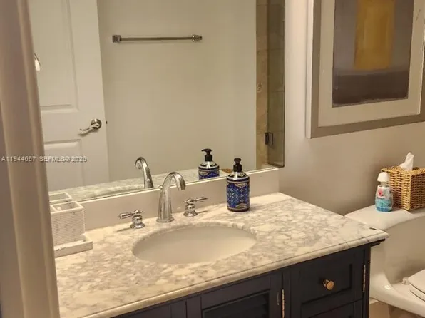 170 SE 14th St APT 2405, Miami, FL 33131