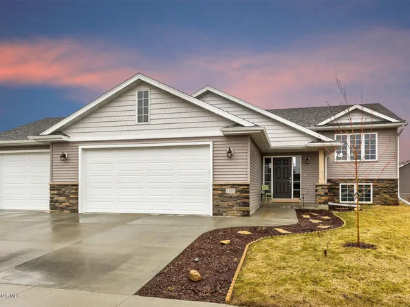 1305 3rd St NW, Kasson, MN 55944
