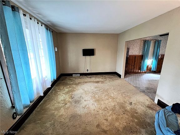 5th image of 1509 Globe St