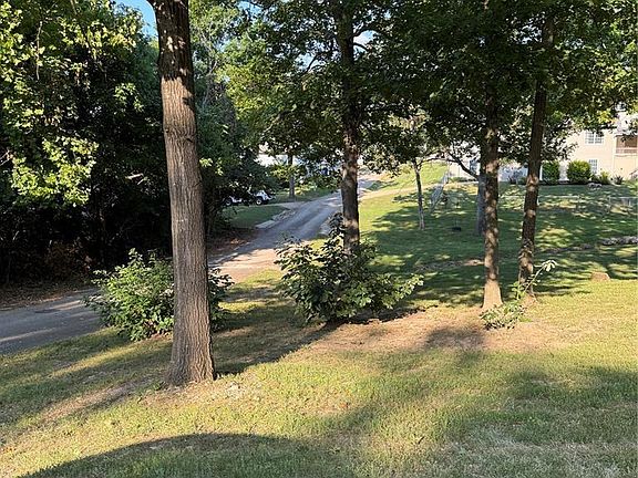 2nd image of N 7th And Battles Ln