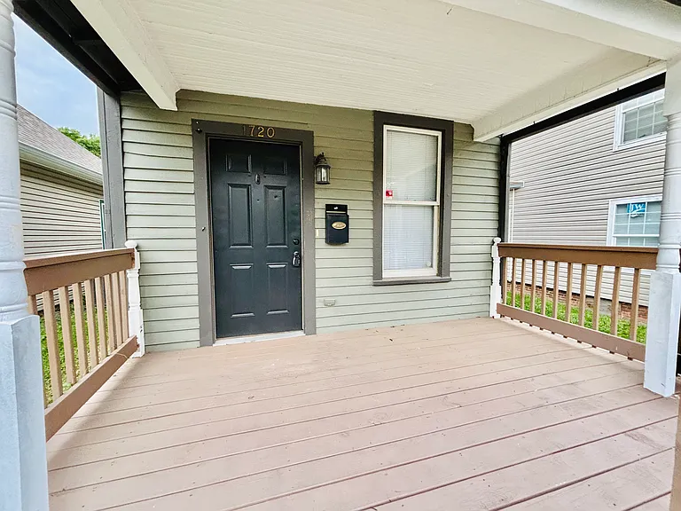 1720 Morton St — Photo 2