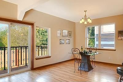 Spacious Dining Area