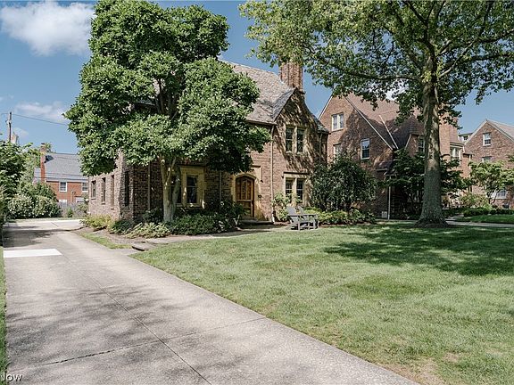 2nd image of 22499 Calverton Rd