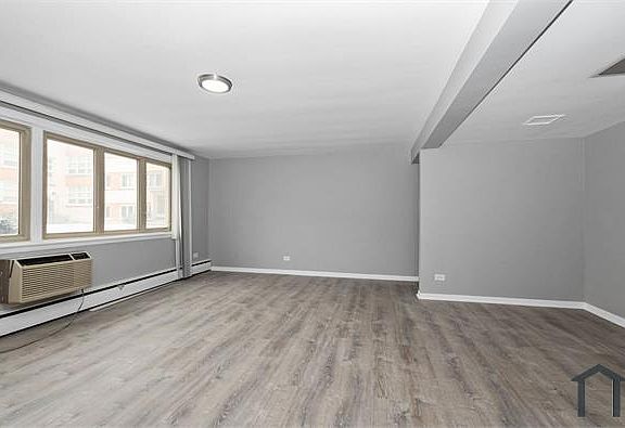 3rd image of 1826 W 107th St #6-G