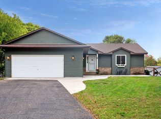 2626 Brittany Ct, Woodbury, MN 55125