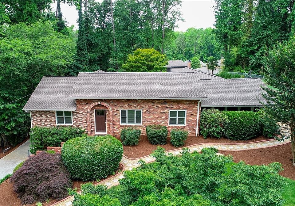 1st image of 2118 Marann Dr