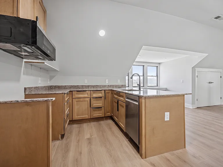 226 Mack Ave #10 — Photo 20