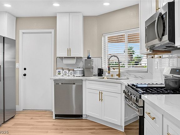 5th image of 9621 Blue Bell Dr