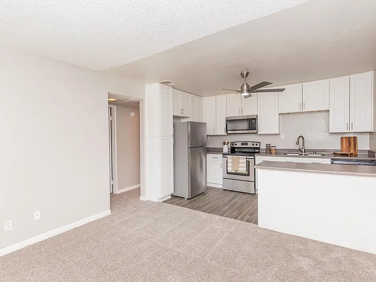 Hidden Falls Apartments — Photo 20