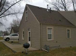 3206 27th St, Zion, IL 60099