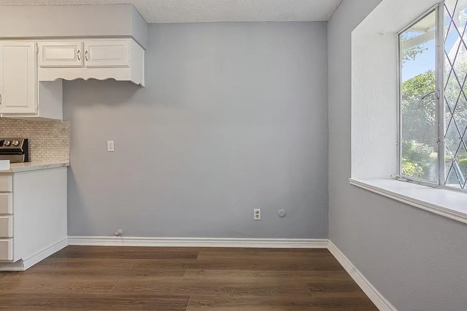 2 bed, 2.5 bath, 1281 sqft, $1,875 — Photo 4