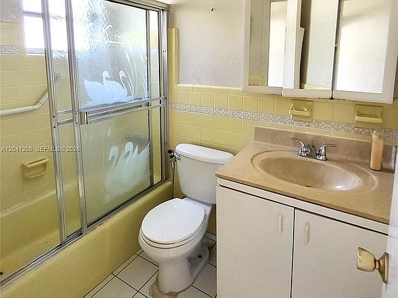 5th image of 17050 NE 14th Ave APT 107