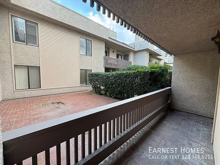 15215 Magnolia Blvd #110 — Photo 16