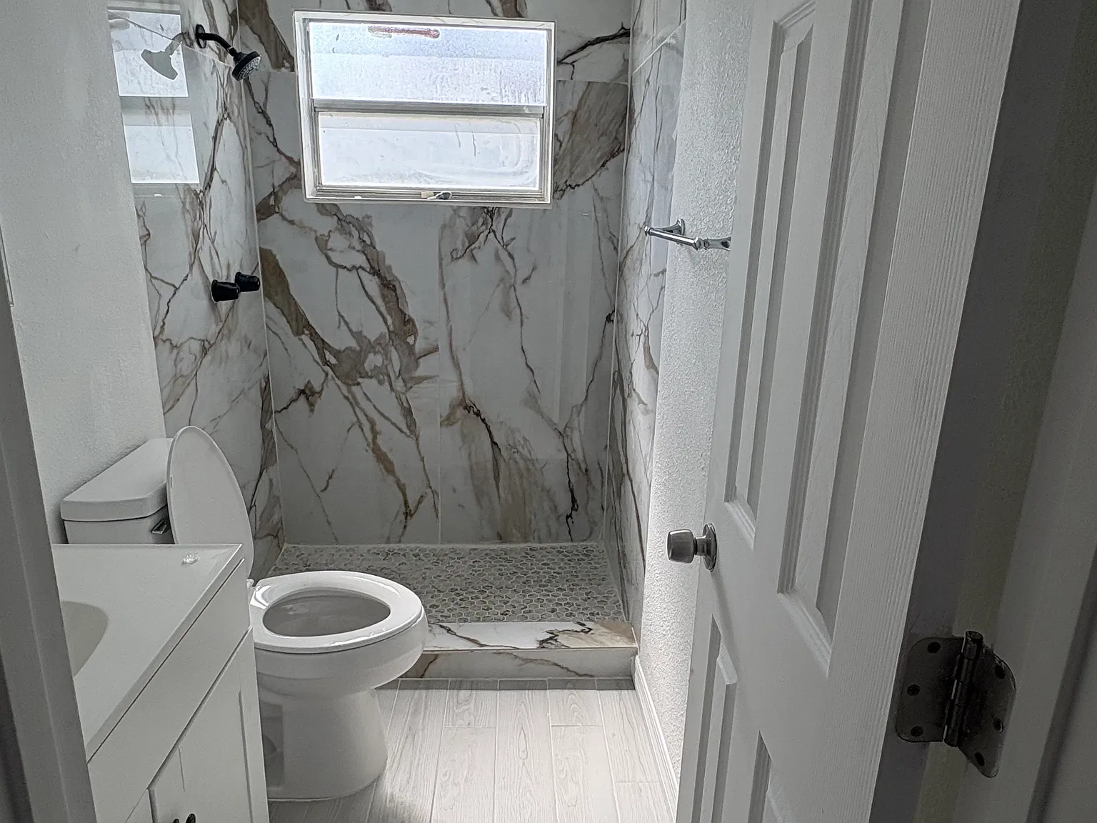 3 bed, 1325 sqft, $1,700 — Photo 2