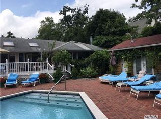18 Wood Ln, Woodmere, NY 11598